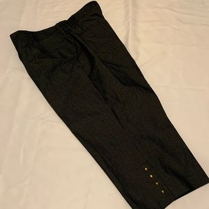 NWOT Roz and Ali Cropped Jeans